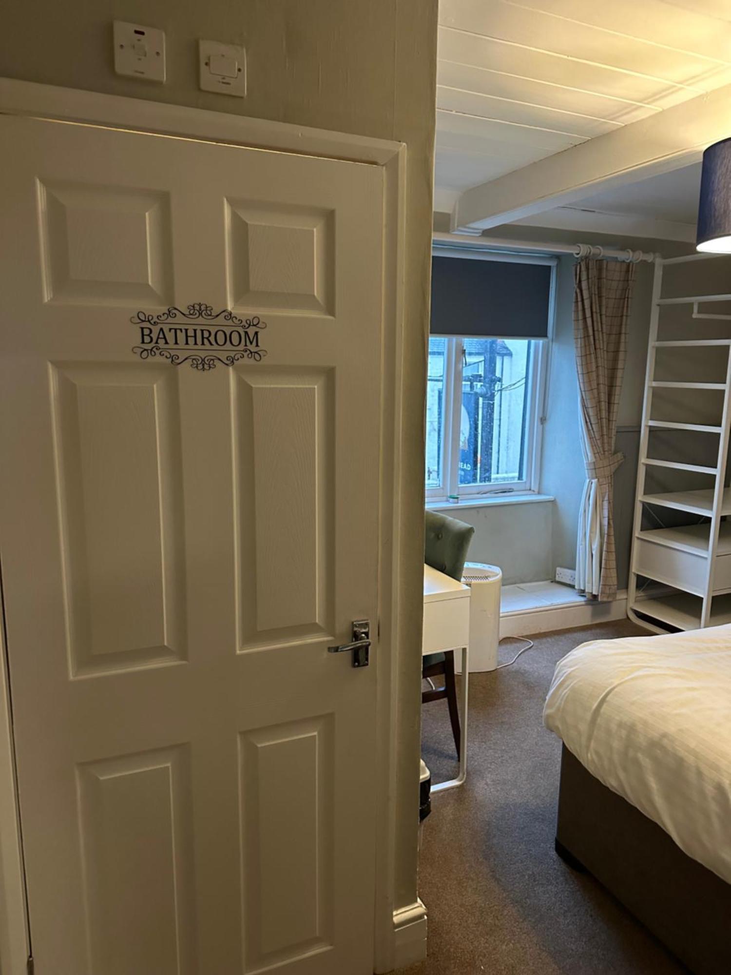The Kings Head 호텔 Chacewater 외부 사진
