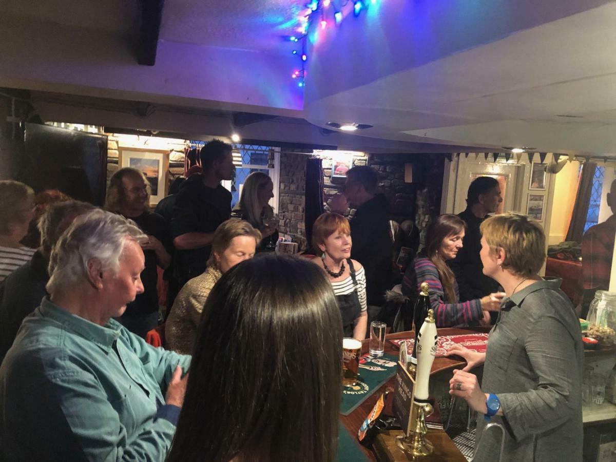 The Kings Head 호텔 Chacewater 외부 사진